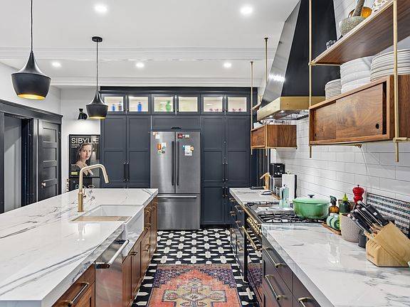 4th image of 4132 Roland Ave #1