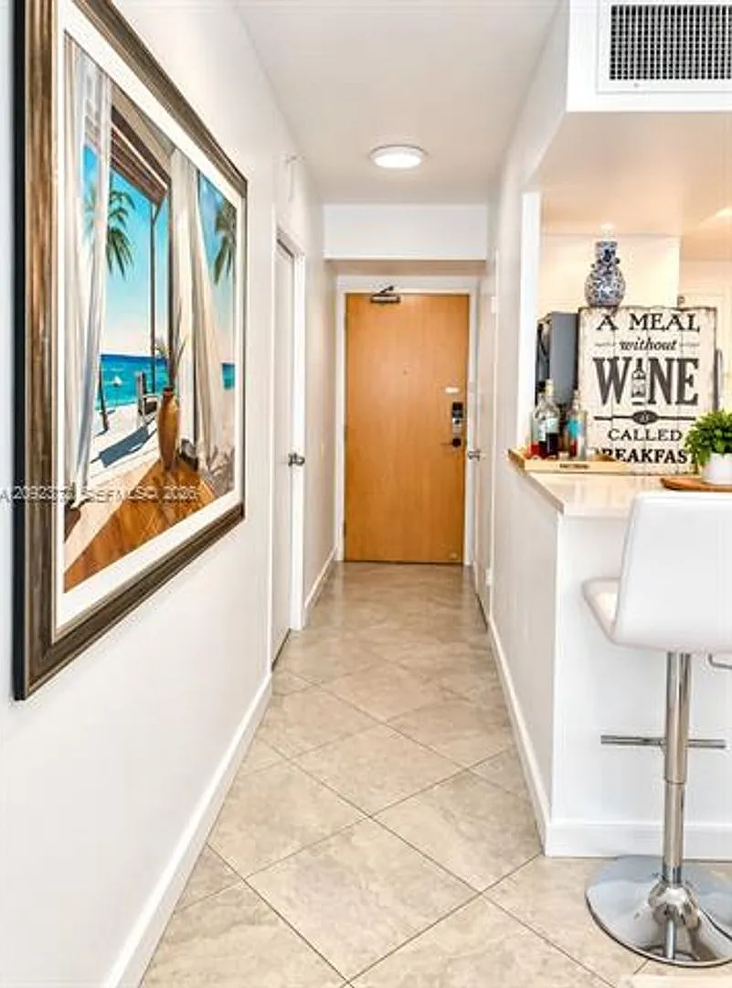 9195 Collins Avenue Cu — Photo 3