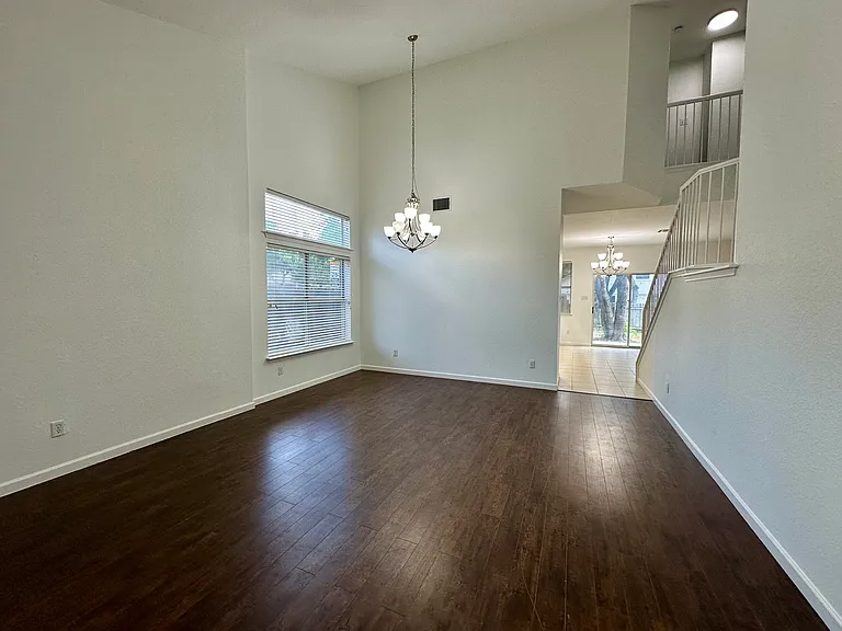 4228 Columbine Dr — Photo 9
