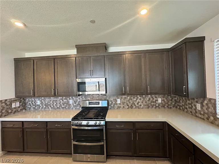 3262 Fountaintree Ave — Photo 8