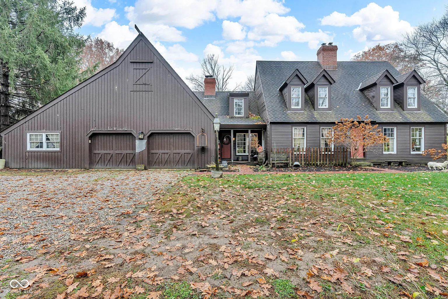 3729 E Daniel St photo 1