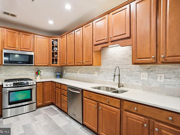 4th image of 327 King Farm Blvd APT 208