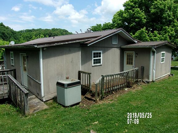 4th image of 115 Hillcrest Cir