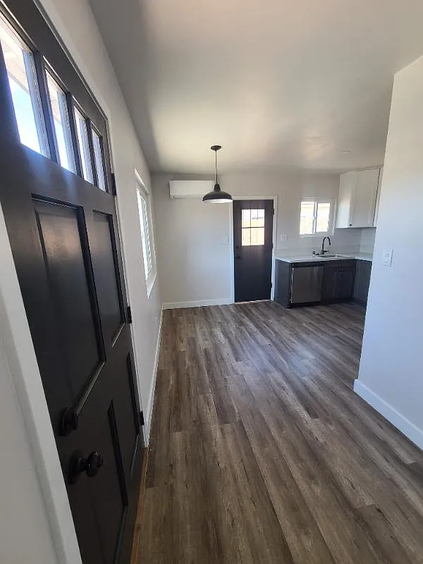 2 bed, 868 sqft, $2,750 — Photo 3