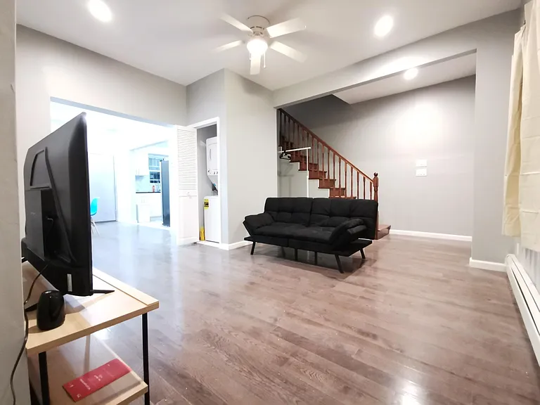 76 Storms Ave #2 — Photo 12