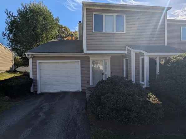 12 Oakwood Ln, Worcester, MA 01604