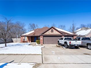 1701 W Stratton Dr, Rogers, AR 72756