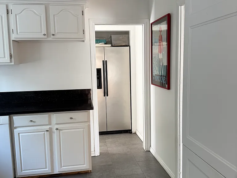 1221 S Curson Ave — Photo 11