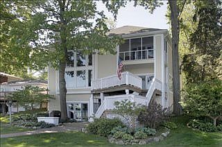 1st image of 3131 Woodhams Ave