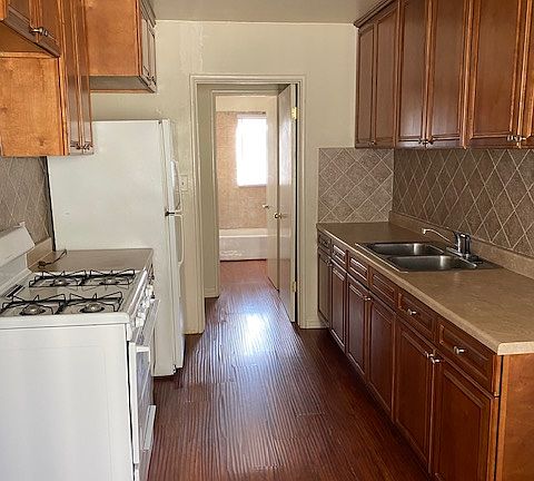 5th image of 15731 S Western Ave APT B