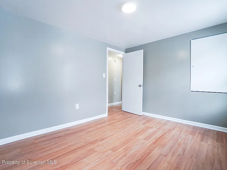 1519 Meylert Ave — Photo 15