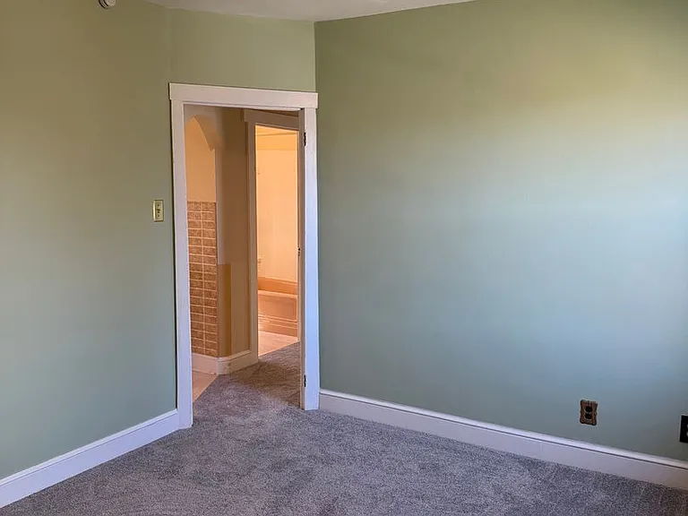 815 Grosstown Rd — Photo 8