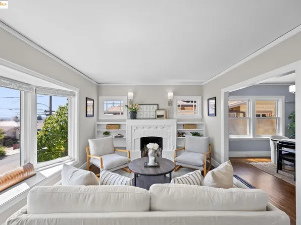 3021 Morcom Ave, Oakland, CA 94619