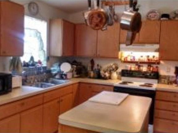 4th image of 300 NW 354th Ct