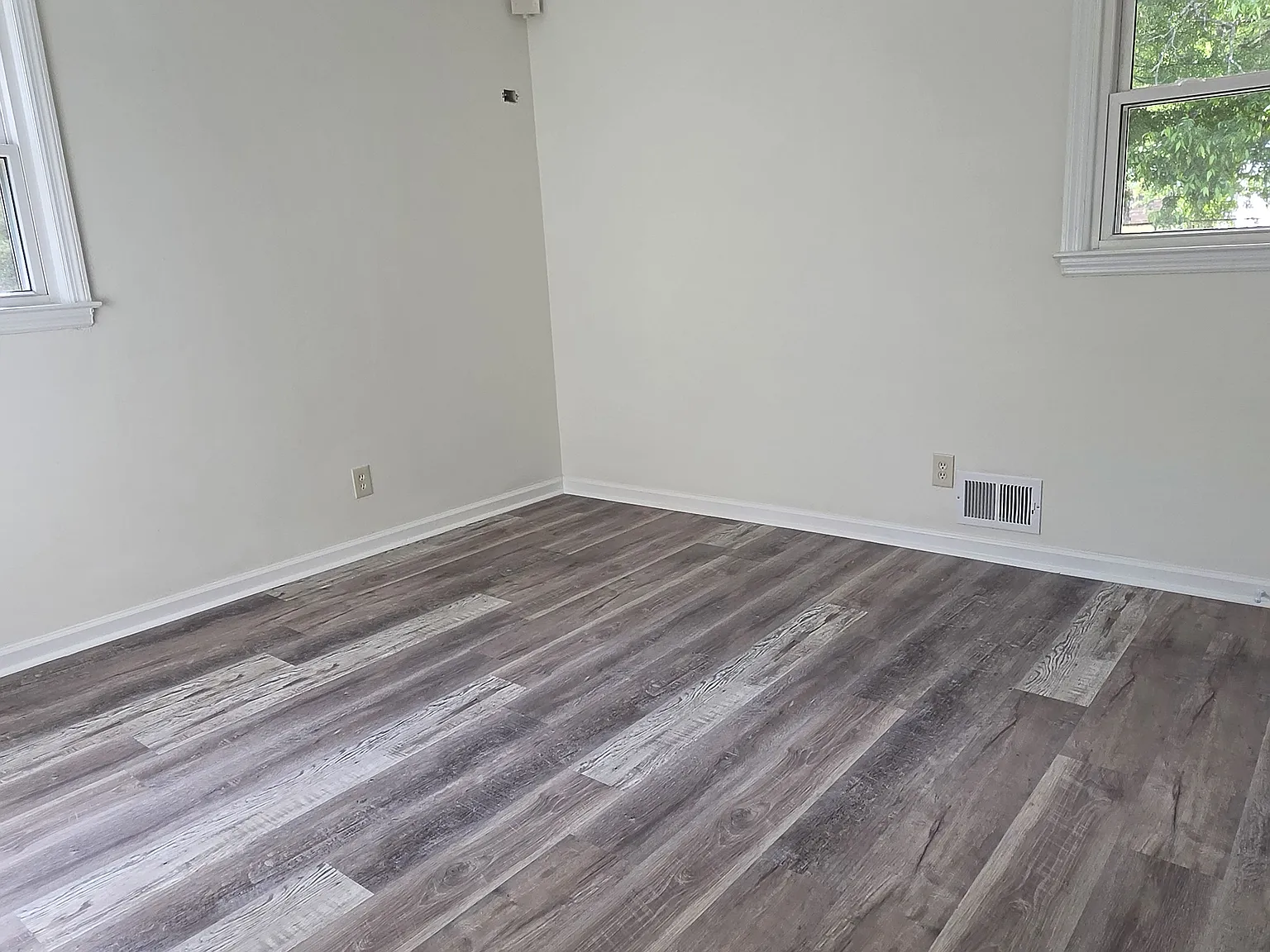 2 bed, 700 sqft, $1,575 — Photo 4