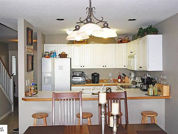 4th image of 907 W Lake St Unit 6