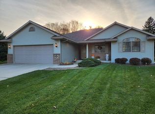 1334 Blackwood Ct, Sheboygan, WI 53081