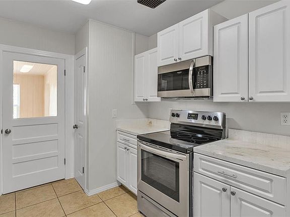 5th image of 614 W SHADY LANE