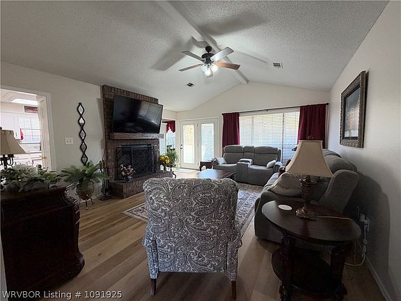 5th image of 103 W Dora Ln