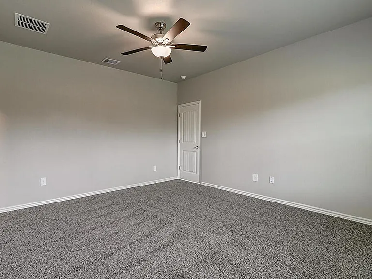 1269 Carnaby St — Photo 27