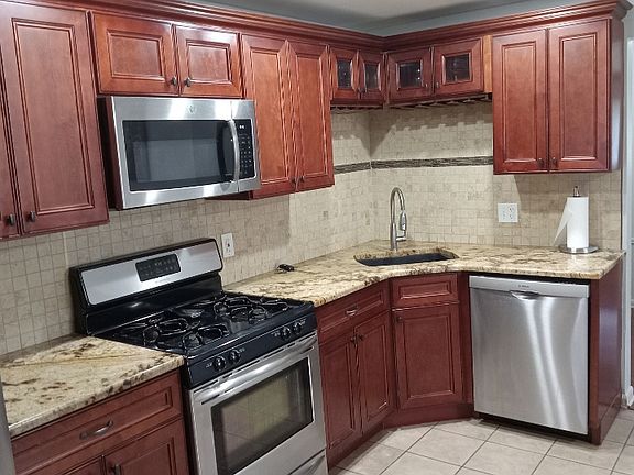 2nd image of 146 Camden Ave