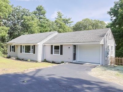 38 E Main St, Hopkinton, MA, 01748