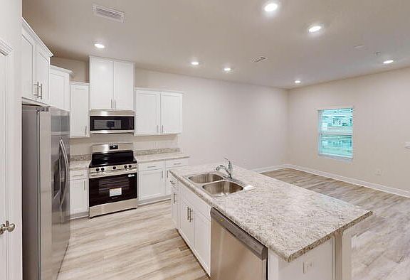 3rd image of 710 Giese Ln #D