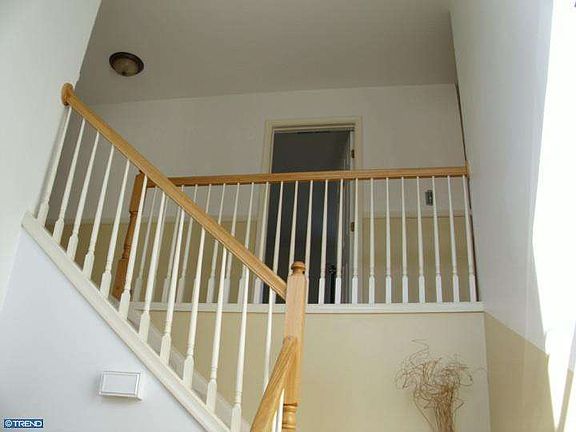 3rd image of 9 S Perch Creek Dr