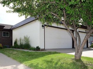 4515 Grassridge Rd, Lincoln, NE 68512