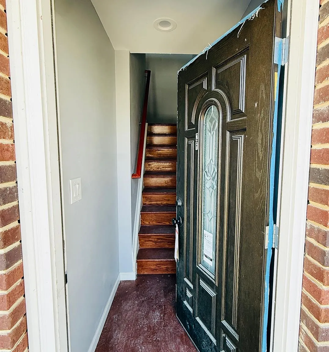 3 bed, 2.0 bath, 1258 sqft, $3,250 — Photo 2