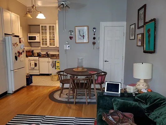 Rented by BLS Realty | media 32