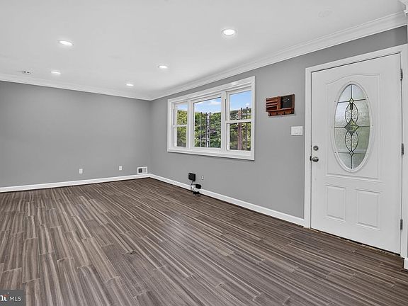 4th image of 708 1st St