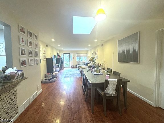 5th image of 34 Tower Rd