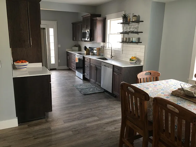 802 N 32nd St — Photo 3