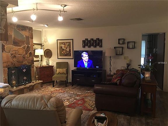 3rd image of 32461 Marchmont Cir