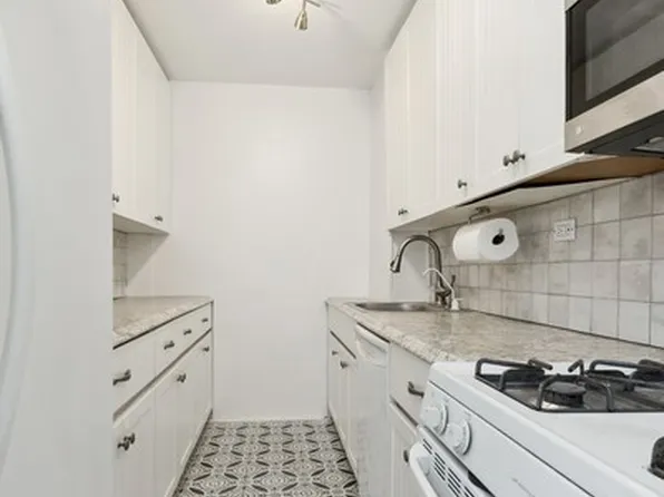 401 East 74th Street image 7 of 20