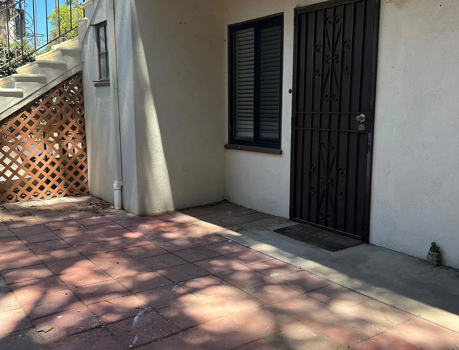 Studio, 300 sqft, $1,900 — Photo 2