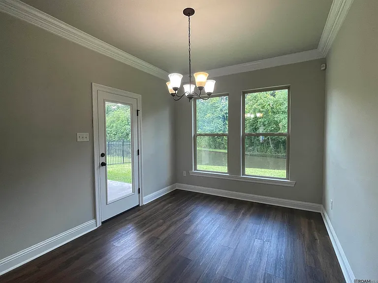 1303 Hickory Creek Dr — Photo 6