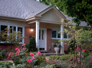 2040 Maplewood Rd, Northbrook, IL 60062