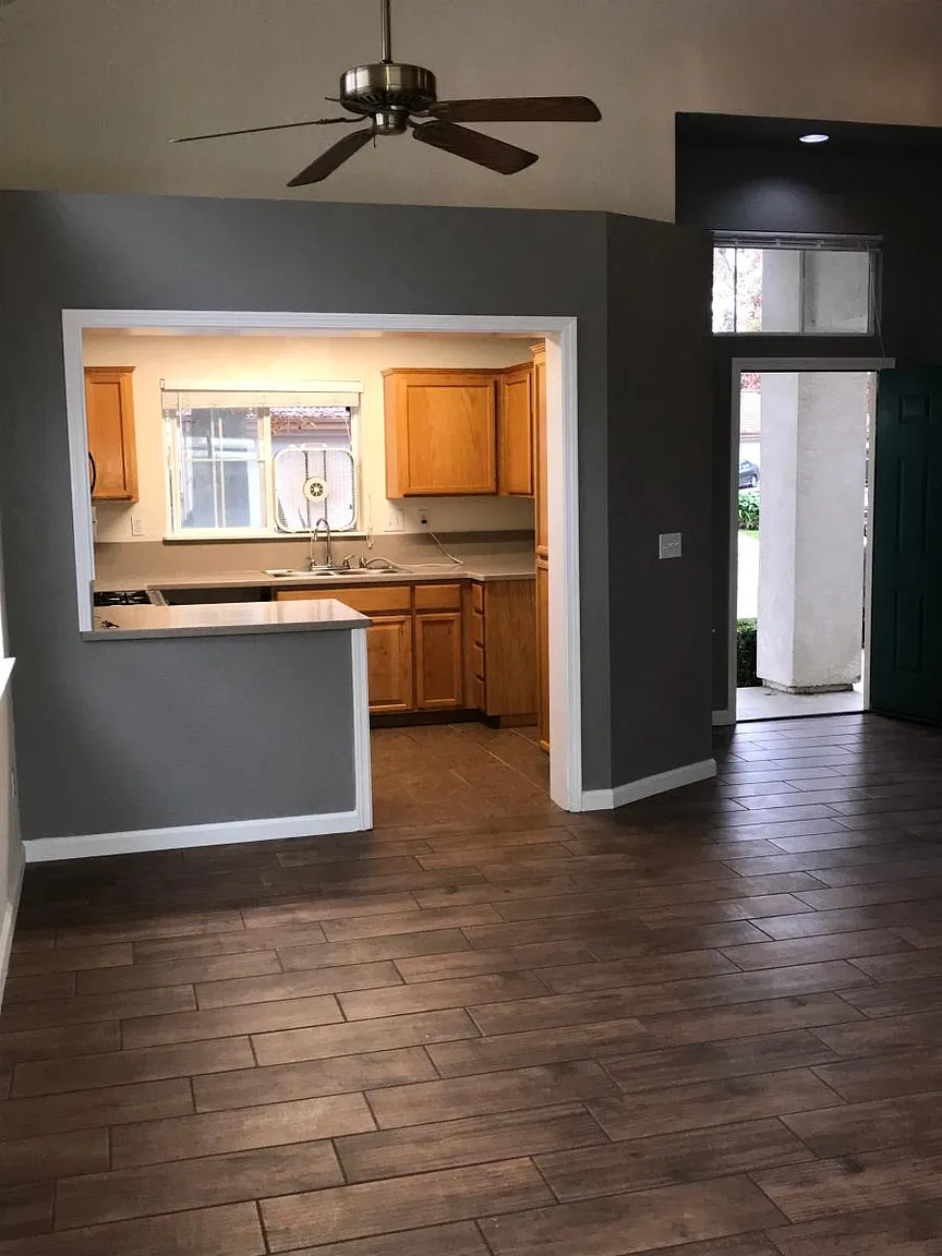 3704 Whispering Creek Cir photo 1