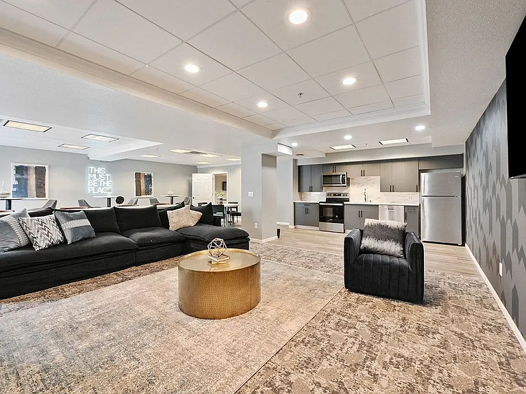 Rivers Edge Apartments — Photo 15