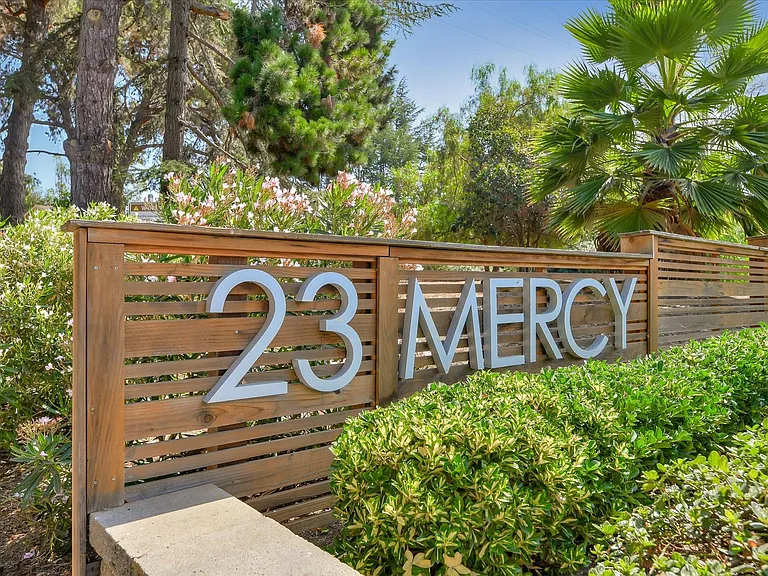 23 Mercy — Photo 14