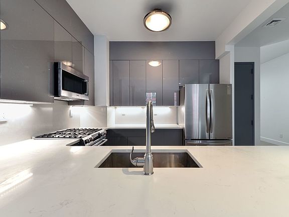 3rd image of 79 Reade St APT 4A