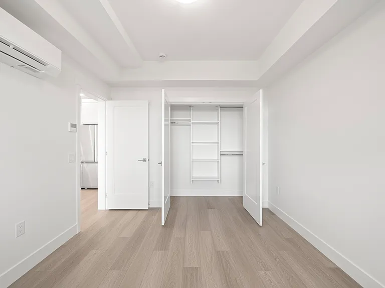22348 North Ave — Photo 13