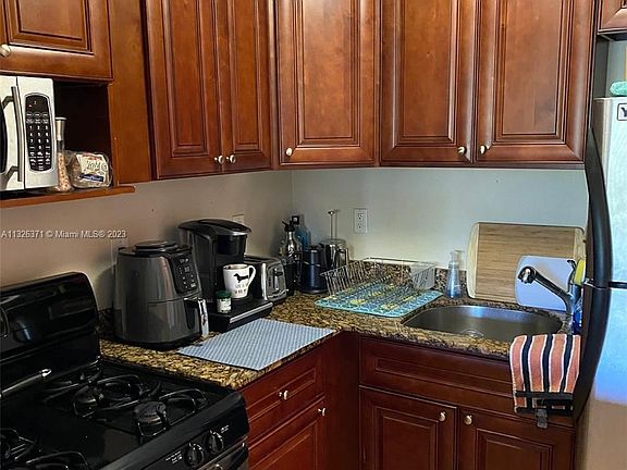 3rd image of 14500 SW 88th Ave APT 121