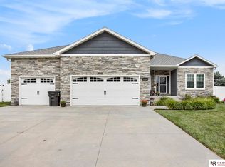 10461 N 149th Cir, Waverly, NE 68462