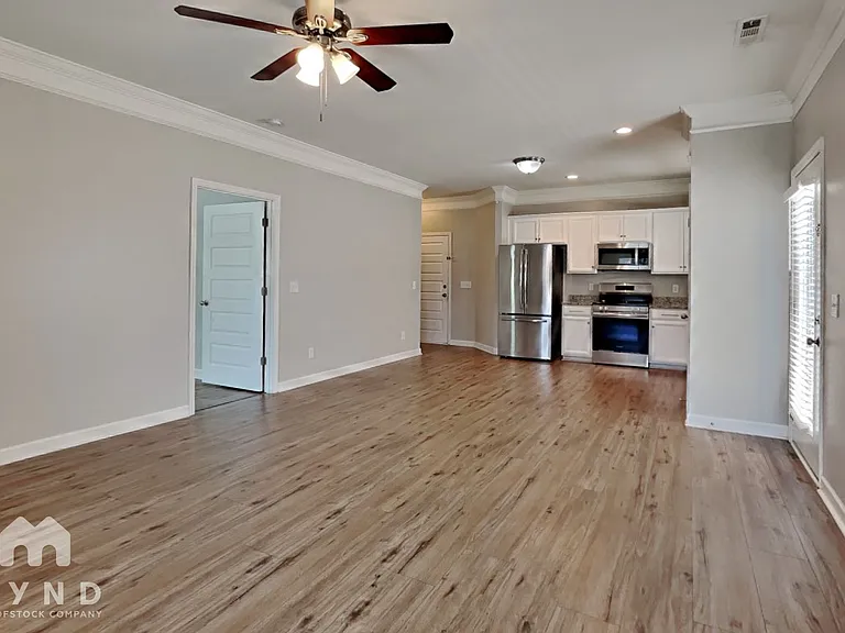 2233 Dale View Dr — Photo 6