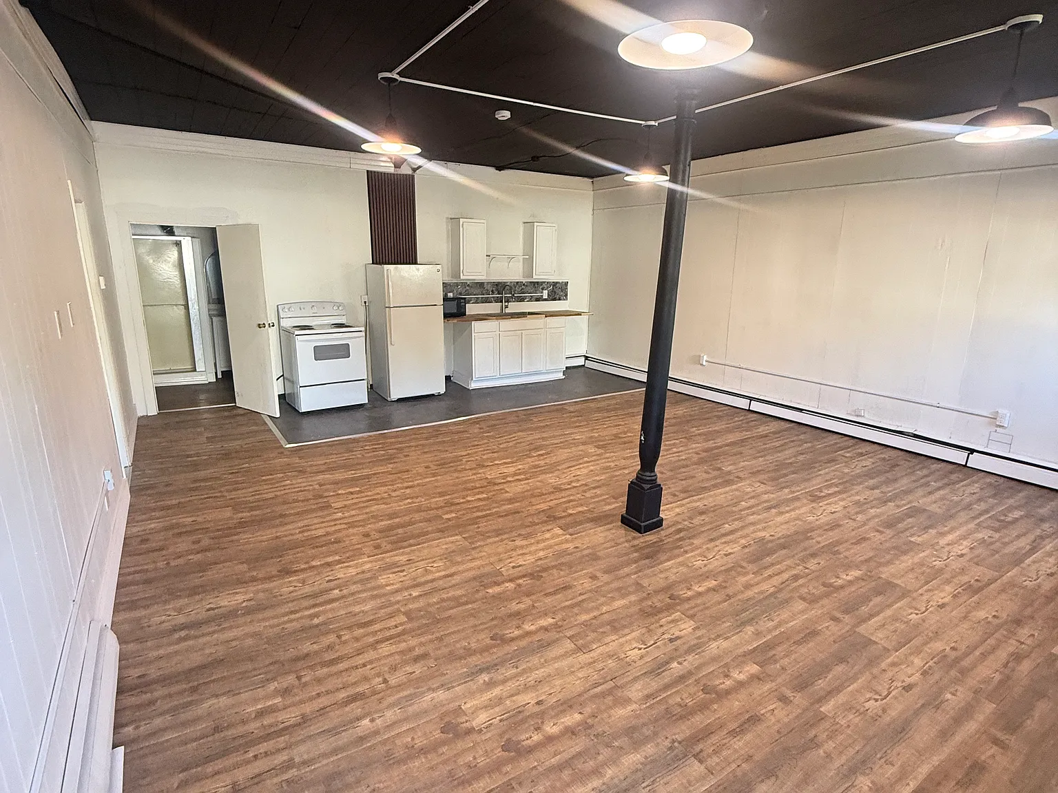 1 bed, 1000 sqft, $1,050 — Photo 4