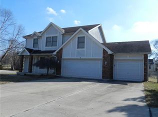 19325 E 13th St, Independence, MO 64056