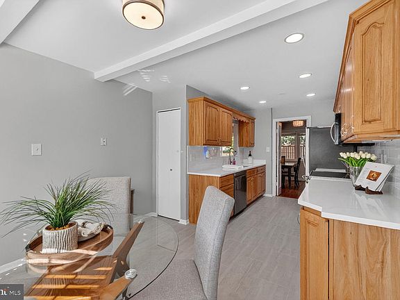 4th image of 1846 Golf View Ct